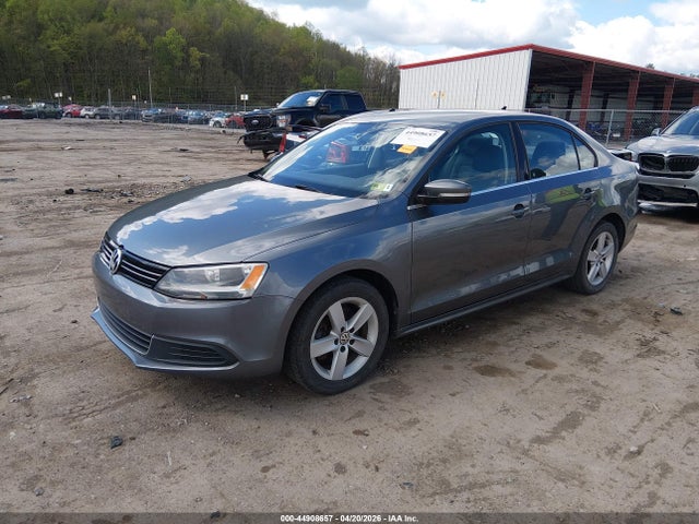 2013 Volkswagen Jetta 2.0l Tdi მანქანა იყიდება აუქციონზე, vin: 3VWLL7AJ2DM439740, აუქციონის ნომერი: 44908657