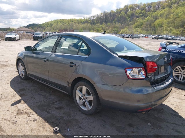 2013 Volkswagen Jetta 2.0l Tdi მანქანა იყიდება აუქციონზე, vin: 3VWLL7AJ2DM439740, აუქციონის ნომერი: 44908657