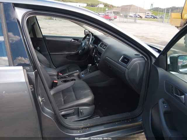 2013 Volkswagen Jetta 2.0l Tdi მანქანა იყიდება აუქციონზე, vin: 3VWLL7AJ2DM439740, აუქციონის ნომერი: 44908657