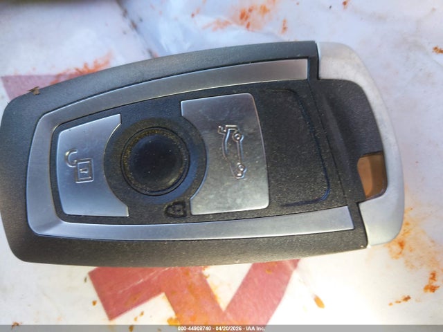 2015 Bmw 320i Xdrive მანქანა იყიდება აუქციონზე, vin: WBA3C3G55FNS73872, აუქციონის ნომერი: 44908740
