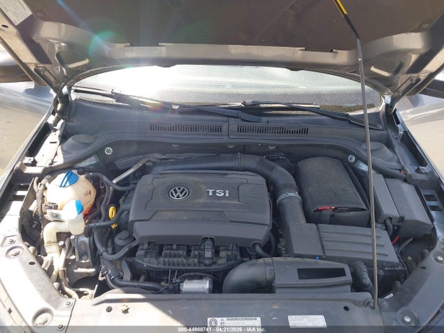 44908741 :رقم المزاد ، 3VWD17AJ7FM226733 vin ، 2015 Volkswagen Jetta 1.8t Sport مزاد بيع