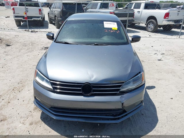 44908741 :رقم المزاد ، 3VWD17AJ7FM226733 vin ، 2015 Volkswagen Jetta 1.8t Sport مزاد بيع