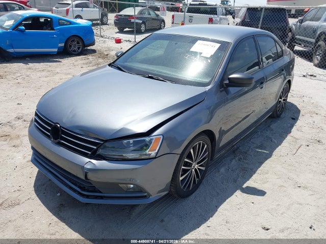 44908741 :رقم المزاد ، 3VWD17AJ7FM226733 vin ، 2015 Volkswagen Jetta 1.8t Sport مزاد بيع