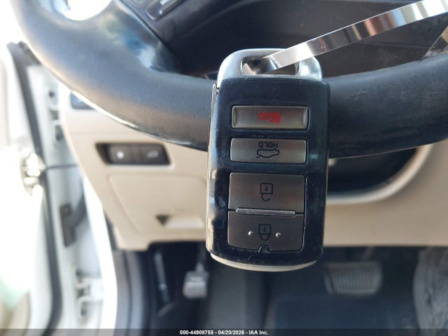 2015 Kia Cadenza Premium მანქანა იყიდება აუქციონზე, vin: KNALN4D73F5184887, აუქციონის ნომერი: 44908755