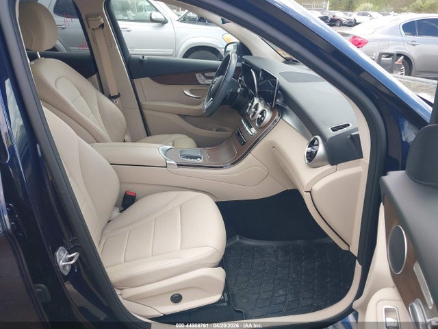 44908761 :رقم المزاد ، W1N0G8EB9MF916272 vin ، 2021 Mercedes-benz Glc 300 4matic Suv مزاد بيع