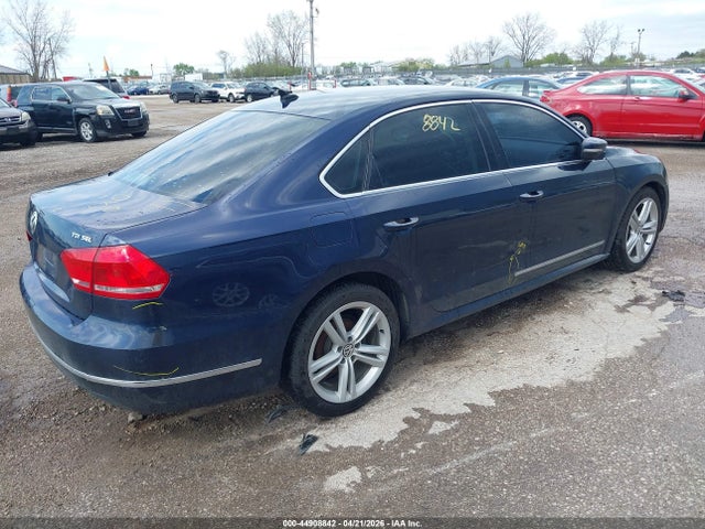 Продажа на аукционе авто 2015 Volkswagen Passat 2.0l Tdi Sel Premium, vin: 1VWCV7A37FC029581, номер лота: 44908842