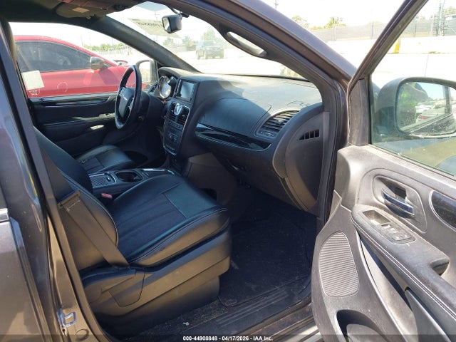 2C4RC1HG3FR597021 Chrysler Town &amp; Country S
