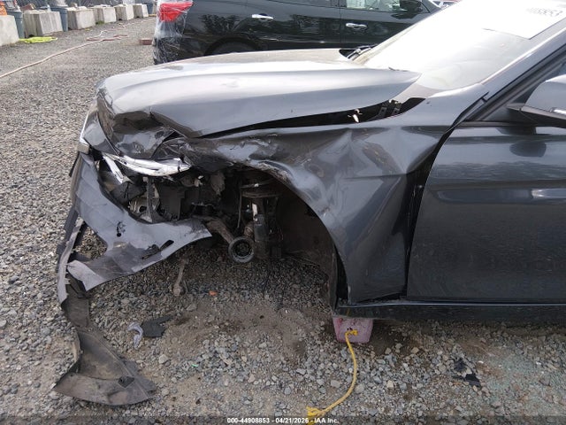 44908853 :رقم المزاد ، WBA8A3C50JA487072 vin ، 2018 Bmw 320i Xdrive مزاد بيع