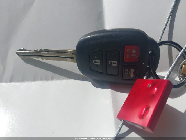 44908861 :رقم المزاد ، 5YFBURHE1JP831449 vin ، 2018 Toyota Corolla Le مزاد بيع