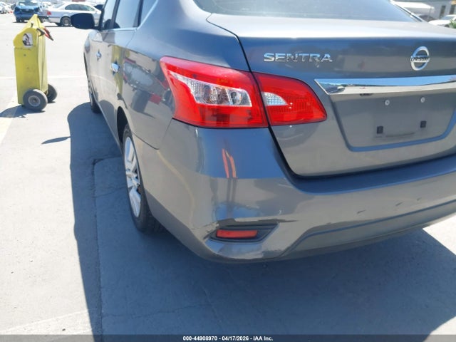 44908970 :رقم المزاد ، 3N1AB7AP0JY276935 vin ، 2018 Nissan Sentra S مزاد بيع