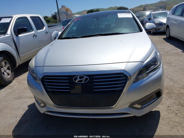 Hyundai Sonata Hybrid Limited 2017 KMHE34L16HA043882 Image 12