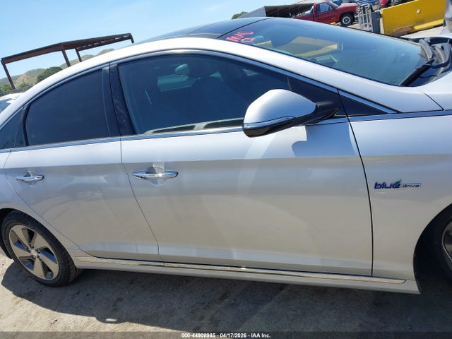 Hyundai Sonata Hybrid Limited 2017 KMHE34L16HA043882 Image 13