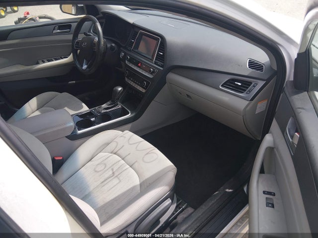 Продаж на аукціоні авто 2019 Hyundai Sonata Plug-in Hybrid, vin: KMHE14L21KA092784, номер лоту: 44909001