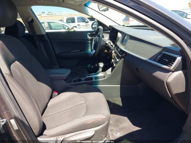 5XXGT4L30KG275470 KIA Optima Lx