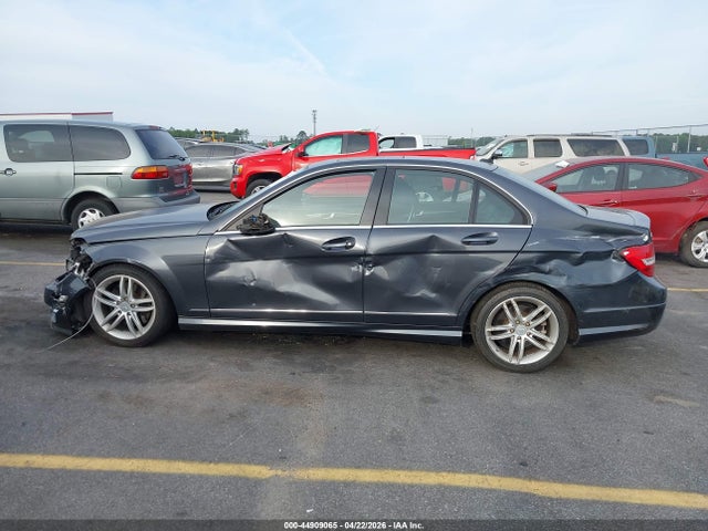 Aukcja sprzedaży 2013 Mercedes-benz C 300 Sport 4matic, vin: WDDGF8AB5DR243032, numer aukcji: 44909065