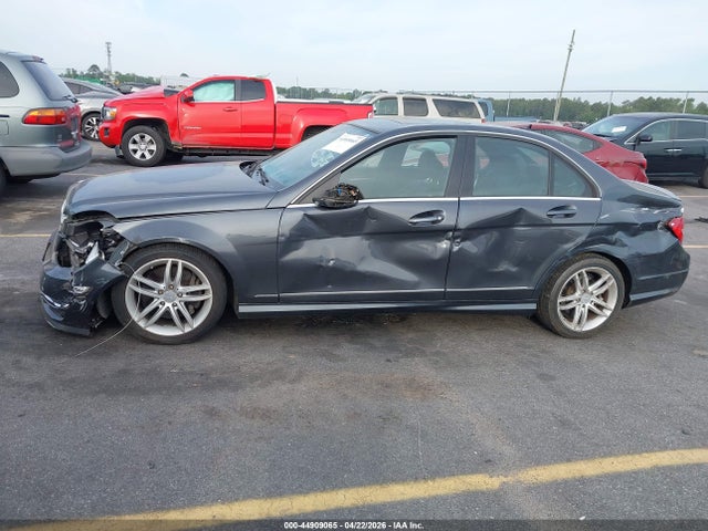 Aukcja sprzedaży 2013 Mercedes-benz C 300 Sport 4matic, vin: WDDGF8AB5DR243032, numer aukcji: 44909065