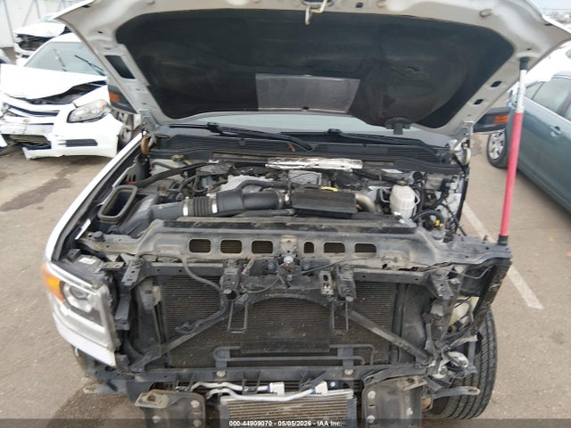 44909070 :رقم المزاد ، 1GD42TCY6KF139768 vin ، 2019 Gmc Sierra 3500hd Chassis مزاد بيع