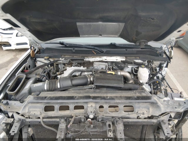 44909070 :رقم المزاد ، 1GD42TCY6KF139768 vin ، 2019 Gmc Sierra 3500hd Chassis مزاد بيع
