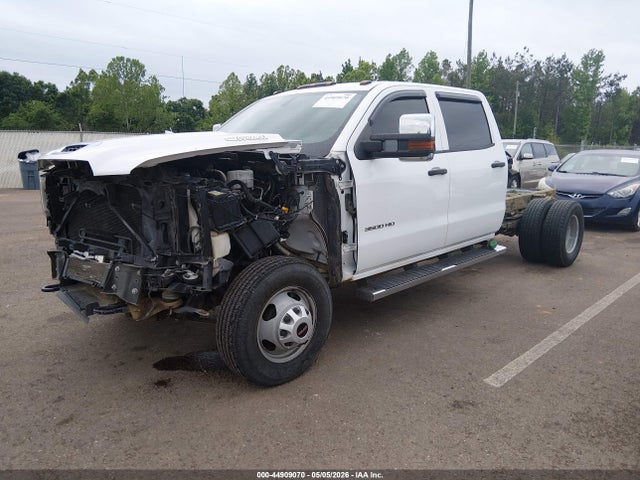 44909070 :رقم المزاد ، 1GD42TCY6KF139768 vin ، 2019 Gmc Sierra 3500hd Chassis مزاد بيع