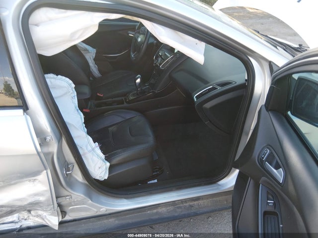 Ford Focus Titanium 2016 1FADP3N25GL312984 Image 5
