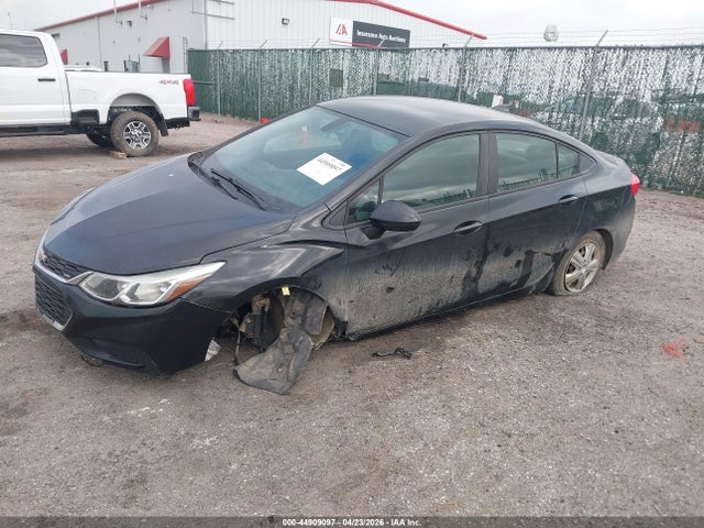 Chevrolet Cruze Ls Auto 2017 1G1BC5SM5H7125911 Image 2