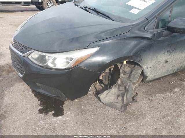 Chevrolet Cruze Ls Auto 2017 1G1BC5SM5H7125911 Image 6