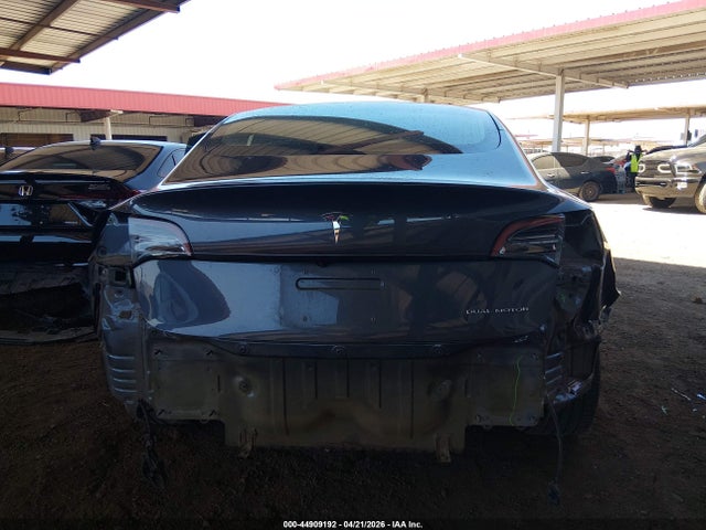 44909192 :رقم المزاد ، 5YJ3E1EBXJF119403 vin ، 2018 Tesla Model 3 Long Range/performance مزاد بيع