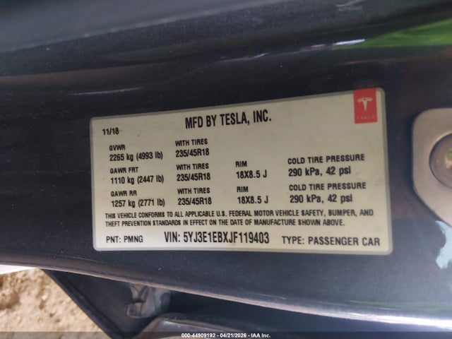 44909192 :رقم المزاد ، 5YJ3E1EBXJF119403 vin ، 2018 Tesla Model 3 Long Range/performance مزاد بيع