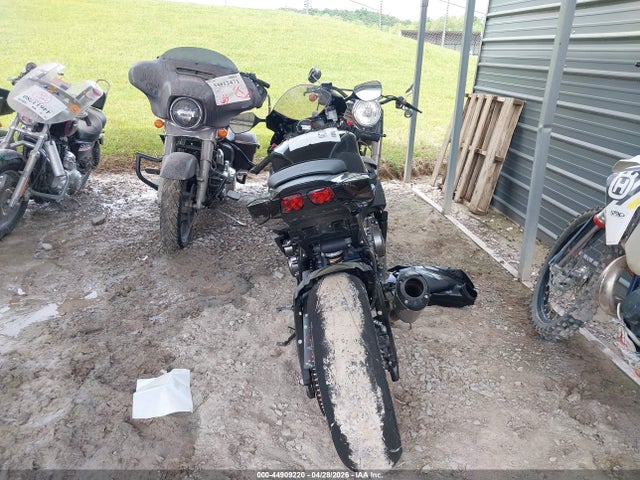 Suzuki GSX-R750 2026 JS1GR7MA8T7100255 Image 6