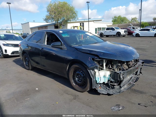4T1BF1FK2FU001945 Toyota CAMRY SE