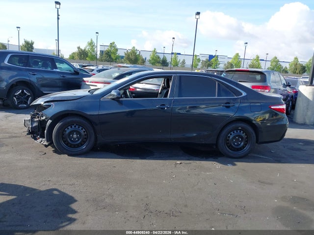 4T1BF1FK2FU001945 Toyota CAMRY SE