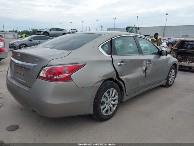 Продаж на аукціоні авто 2015 Nissan Altima 2.5 S, vin: 1N4AL3AP9FN365691, номер лоту: 44909257