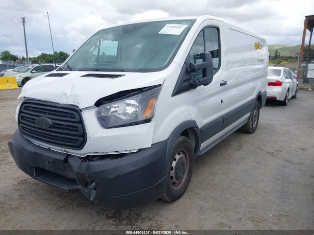 Ford Transit-150 2018 1FTYE1YM7JKA52460 Image 2