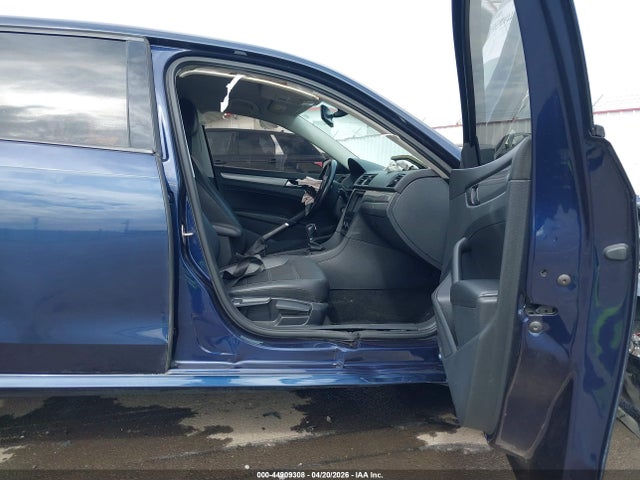 Aukcja sprzedaży 2015 Volkswagen Passat 1.8t Wolfsburg Edition, vin: 1VWAT7A30FC050494, numer aukcji: 44909308