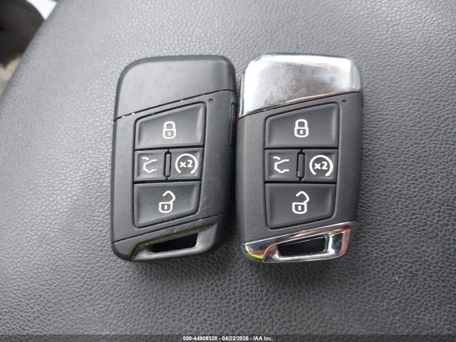 44909328 :رقم المزاد ، 1V2FR2CA1PC515497 vin ، 2023 Volkswagen Atlas 3.6l V6 Sel Premium R-line مزاد بيع