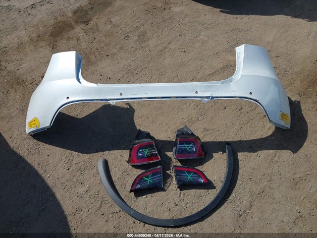 Продаж на аукціоні авто 2022 Tesla Model Y Long Range Dual Motor All-wheel Drive, vin: 7SAYGDEE1NF450178, номер лоту: 44909348