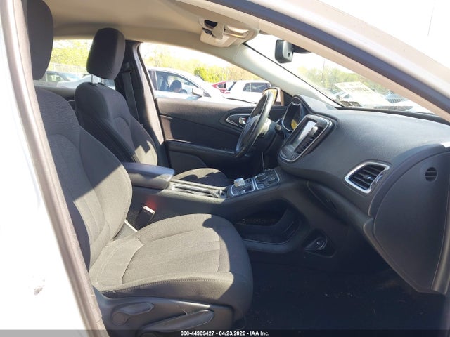 44909427 :رقم المزاد ، 1C3CCCAB0FN622684 vin ، 2015 Chrysler 200 Limited مزاد بيع