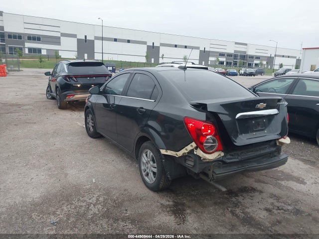 44909444 :رقم المزاد ، 1G1JC5SH7F4155568 vin ، 2015 Chevrolet Sonic Lt Auto مزاد بيع