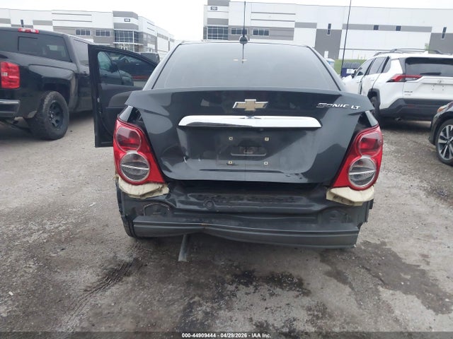 44909444 :رقم المزاد ، 1G1JC5SH7F4155568 vin ، 2015 Chevrolet Sonic Lt Auto مزاد بيع