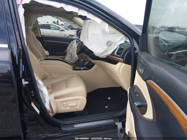 44909507 :رقم المزاد ، 5TDYZRFH9HS221258 vin ، 2017 Toyota Highlander Limited مزاد بيع