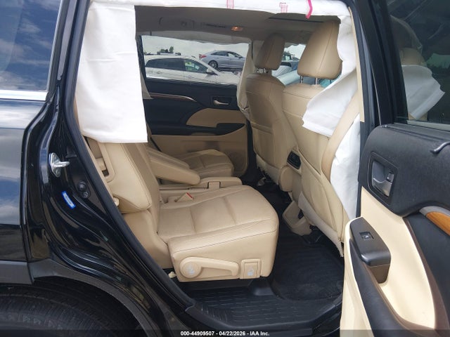44909507 :رقم المزاد ، 5TDYZRFH9HS221258 vin ، 2017 Toyota Highlander Limited مزاد بيع