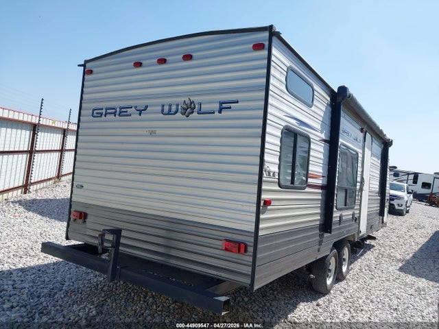 44909547 :رقم المزاد ، 4X4TCKB20FK025874 vin ، 2015 Forest River Grey Wolf مزاد بيع