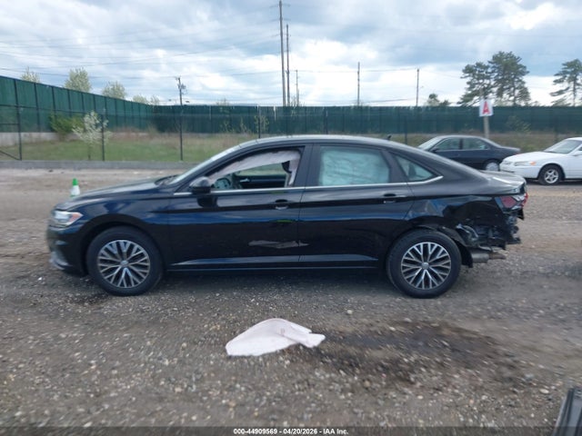 2020 Volkswagen Jetta 1.4t R-line/1.4t S/1.4t Se მანქანა იყიდება აუქციონზე, vin: 3VWCB7BU5LM010764, აუქციონის ნომერი: 44909569