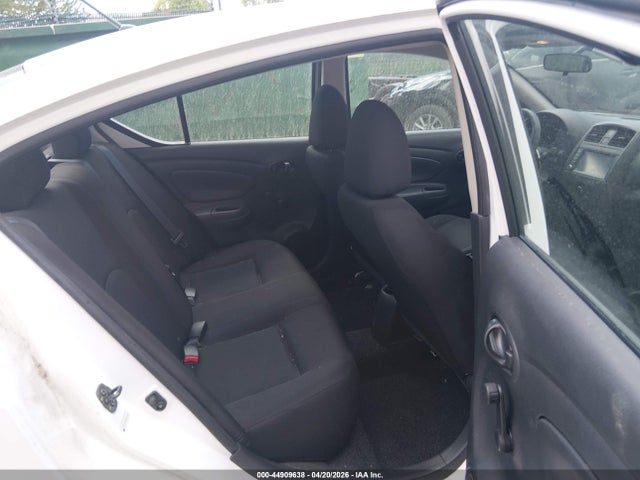Nissan Versa 1.6 S 2019 3N1CN7AP8KL810486 Image 8