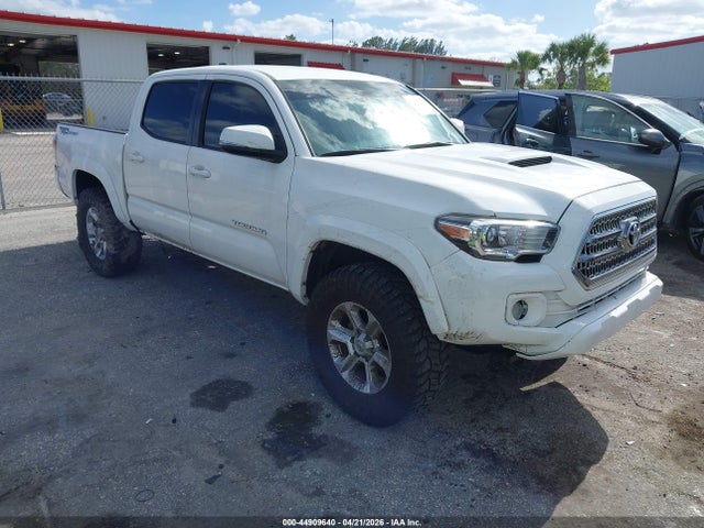 44909640 :رقم المزاد ، 3TMAZ5CN5MM159209 vin ، 2021 Toyota Tacoma Trd Sport مزاد بيع