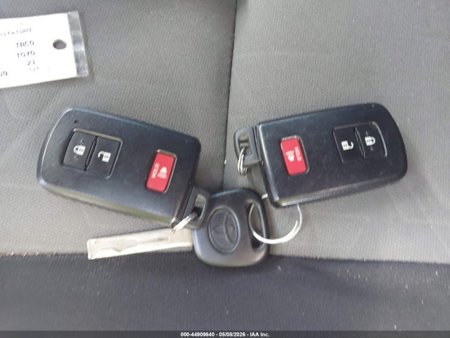 44909640 :رقم المزاد ، 3TMAZ5CN5MM159209 vin ، 2021 Toyota Tacoma Trd Sport مزاد بيع