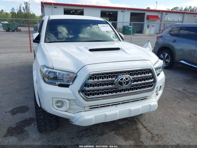 44909640 :رقم المزاد ، 3TMAZ5CN5MM159209 vin ، 2021 Toyota Tacoma Trd Sport مزاد بيع