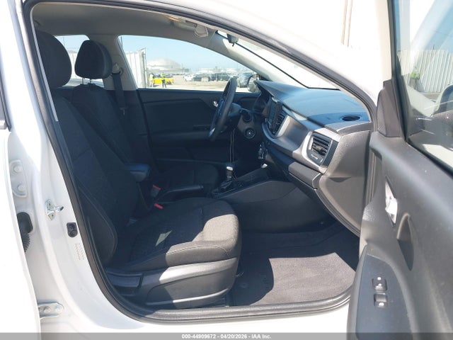 3KPA24AB5KE240953 KIA RIO S