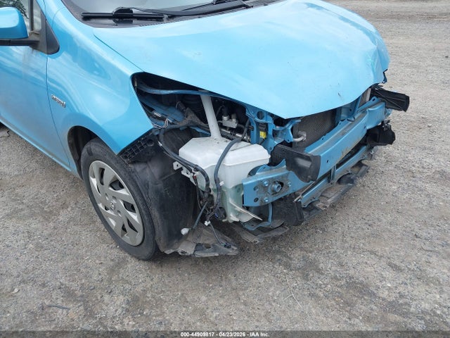 Toyota Prius C Two 2015 JTDKDTB39F1093772 Image 18
