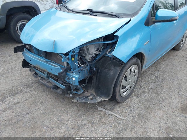 Toyota Prius C Two 2015 JTDKDTB39F1093772 Image 19